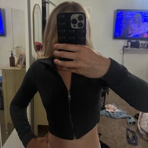 American Eagle Outfitters Black Cropped Puffer Jacket
